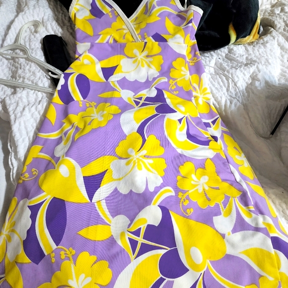 Dress - Picture 1 of 2